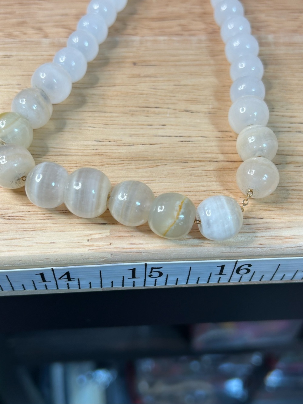 Beautiful Vintage Hong Kong Natural White Agate Necklace - Picture 9 of 10